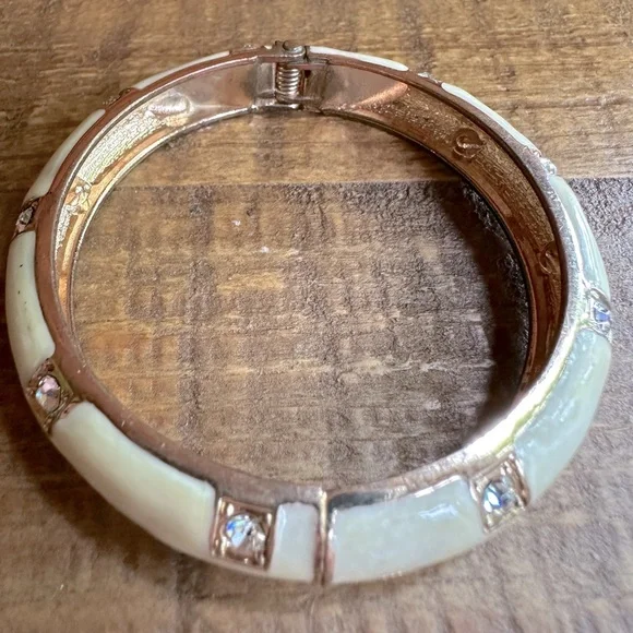 Set of 3 Red, White & Blue Enameled Bangles Hinged Patriotic Clamper Bracelet - Picture 6 of 15